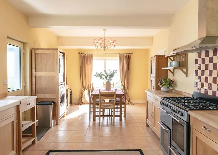 Halyon Village * Greencastle (Donegal)