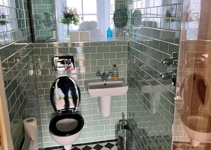 度假村 Halyon Village